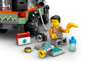 LEGO-City-Gorska-ciezarowka-terenowa-4x4-60447-5.png