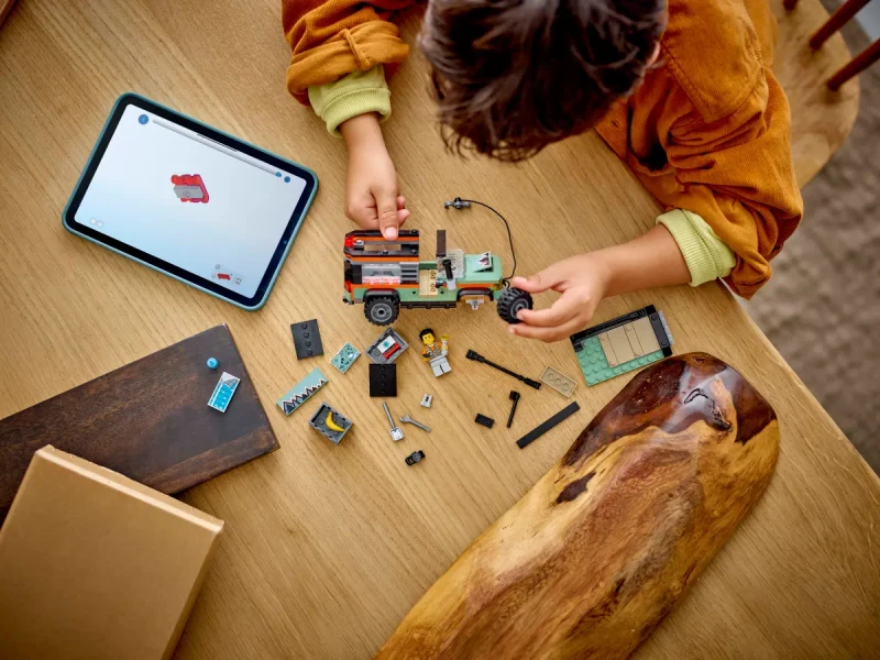 LEGO-City-Gorska-ciezarowka-terenowa-4x4-60447-9.jpg.png